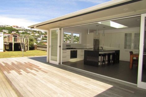 Photo of property in 49 Eden Street, Island Bay, Wellington, 6023