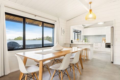 Photo of property in 32 Mcdowell Crescent, Hillcrest, Auckland, 0627