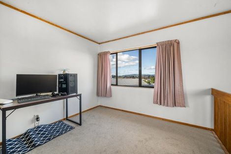 Photo of property in 10 Amber Place, Pukehangi, Rotorua, 3015