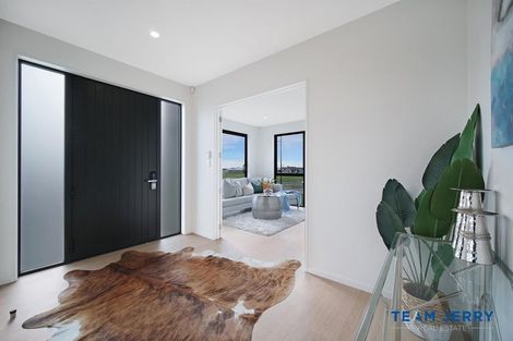 Photo of property in 1 Korowhiti Road, Clarks Beach, 2122