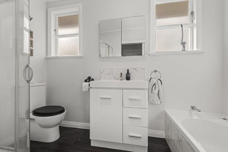 Photo of property in 44 Holland Crescent, Bulls, 4818