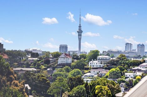 Photo of property in 5 Garden Road, Remuera, Auckland, 1050