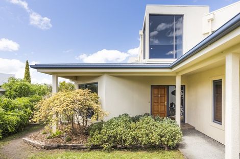 Photo of property in 31 Ruapehu Drive, Fitzherbert, Palmerston North, 4410