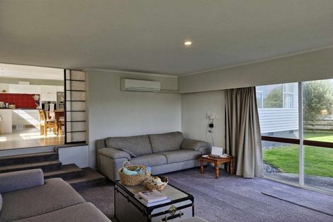 Photo of property in 4 Norton Place, Spotswood, New Plymouth, 4310