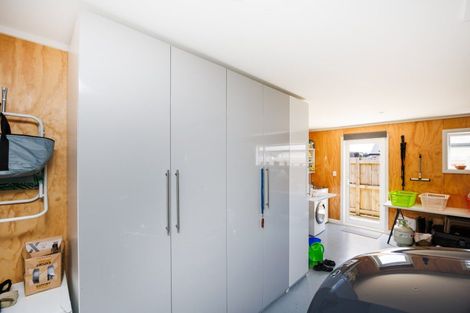 Photo of property in 83 Johnstone Drive, Fitzherbert, Palmerston North, 4410