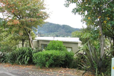 Photo of property in 5 Hobbit Lane, Pinehaven, Upper Hutt, 5371
