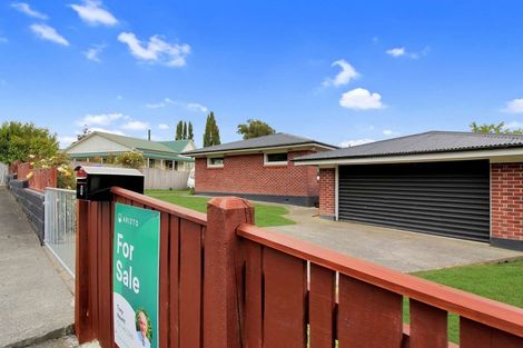 Photo of property in 8 Feltham Street, Hunterville, 4730