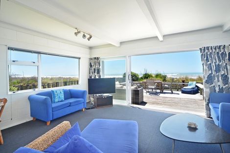 Photo of property in 165 Blue Pacific Parade, Riversdale Beach, Masterton, 5872