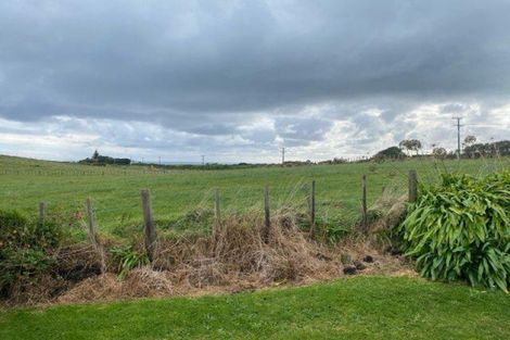 Photo of property in 627 South Road, Omata, New Plymouth, 4374