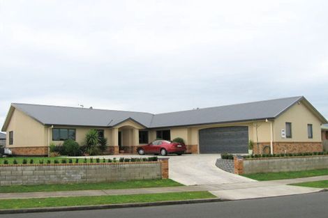 Photo of property in 57 Waiwherowhero Drive, St Andrews, Hamilton, 3200