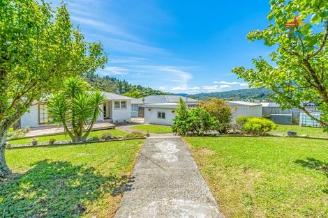 Photo of property in 49 Delaney Drive, Stokes Valley, Lower Hutt, 5019