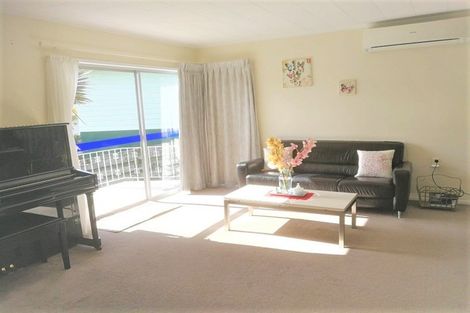 Photo of property in 59 Lavery Place, Sunnynook, Auckland, 0632