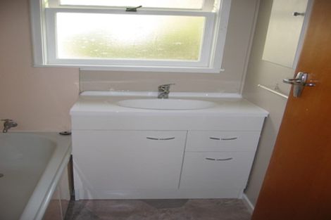 Photo of property in 2/69 Chartwell Avenue, Glenfield, Auckland, 0629