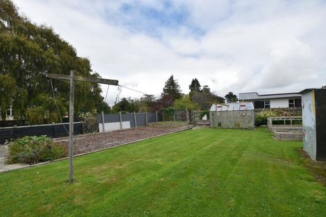 Photo of property in 1 Ferry Road, Tuatapere, 9620