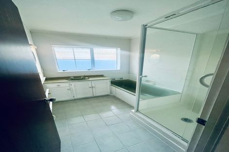 Photo of property in 1/5 Napoleon Avenue, Milford, Auckland, 0620