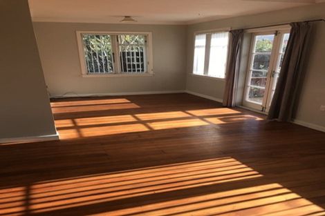 Photo of property in 39 Paritutu Road, Spotswood, New Plymouth, 4310