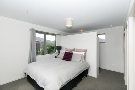 Photo of property in 22 Max Landing, Grandview Heights, Hamilton, 3200