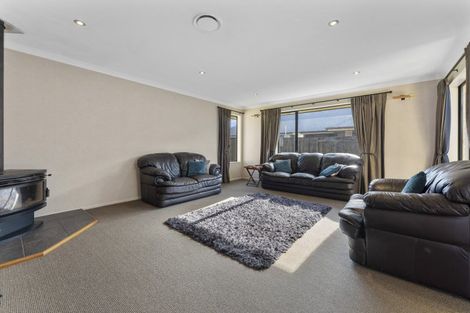 Photo of property in 10 Rodeo Drive, Kelvin Grove, Palmerston North, 4414