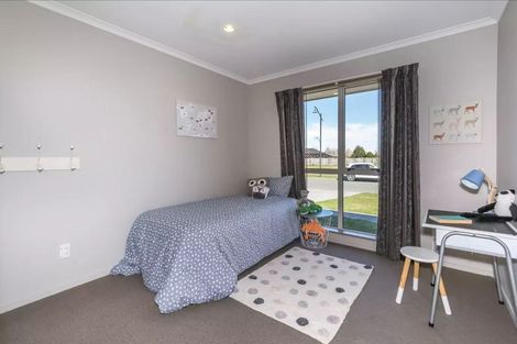 Photo of property in 71 Overbury Crescent, Rolleston, 7614