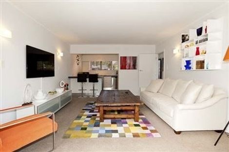 Photo of property in 3/29 Pupuke Road, Takapuna, Auckland, 0622