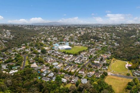 Photo of property in 2/128 Lynn Road, Bayview, Auckland, 0629
