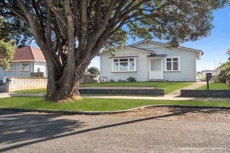 Photo of property in 6 Harper Street, Gonville, Whanganui, 4501