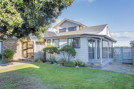 Photo of property in 9 Dawick Street, Foxton Beach, Foxton, 4815