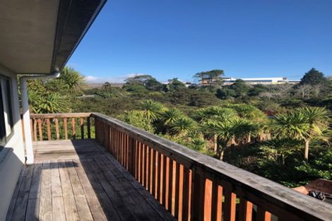 Photo of property in 8 Blethyn Place, Te Atatu South, Auckland, 0610