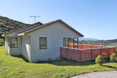 Photo of property in 24 Cathie Place, Karori, Wellington, 6012