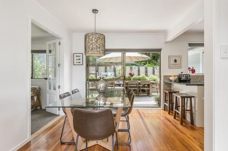Photo of property in 102 Park Hill Road, Birkenhead, Auckland, 0626