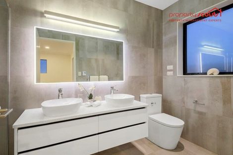 Photo of property in 19 Syd Grant Crescent, Orewa, 0931