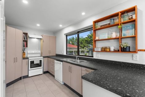 Photo of property in 37 Flower Street, Bryndwr, Christchurch, 8053