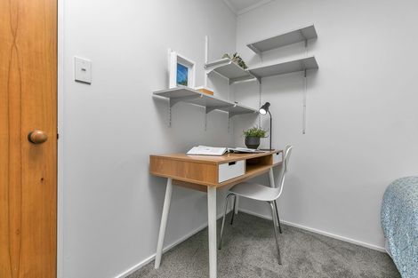 Photo of property in 2/19 Greenvalley Rise, Glenfield, Auckland, 0629