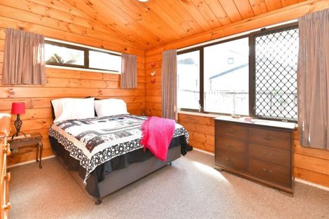 Photo of property in 49 Albatross Road, Red Beach, 0932