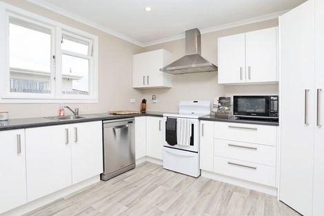 Photo of property in 63 Queen Street, Otautau, 9610