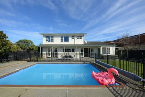 Photo of property in 11 Hillcrest Place, Avonhead, Christchurch, 8042
