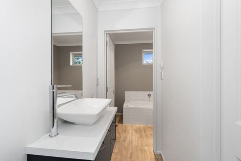 Photo of property in 14 Roderick Alleyn Lane, Papanui, Christchurch, 8052