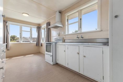 Photo of property in 12 Mattingley Street, Aranui, Christchurch, 8061