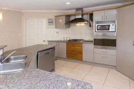 Photo of property in 10 Shankill Place, East Tamaki, Auckland, 2013