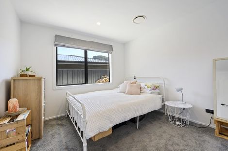 Photo of property in 23 Kingfisher Crescent, Albert Town, Wanaka, 9305