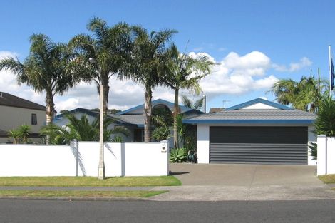 Photo of property in 65 Westpark Drive, West Harbour, Auckland, 0618
