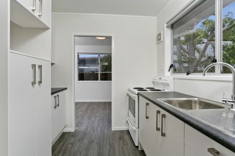 Photo of property in 135 Sunnynook Road, Forrest Hill, Auckland, 0620