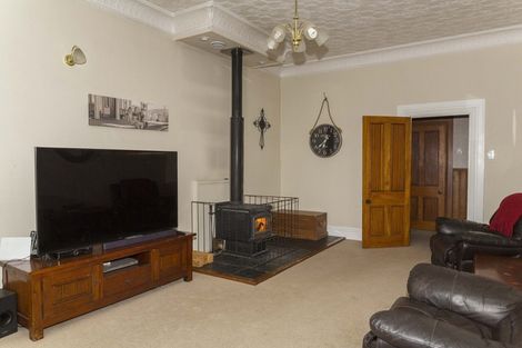 Photo of property in 7 Tennyson Street, Dannevirke, 4930