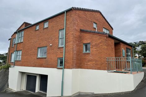 Photo of property in Mt Carmel Mews, 1/9 Arawa Road, Hataitai, Wellington, 6021