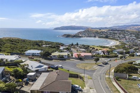 Photo of property in 68 Pikarere Street, Titahi Bay, Porirua, 5022