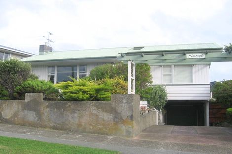 Photo of property in 123 Dowse Drive, Maungaraki, Lower Hutt, 5010