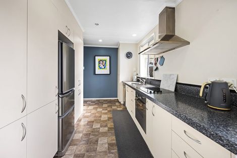 Photo of property in 15 Pukatea Street, Inglewood, 4330