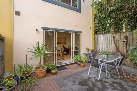 Photo of property in Lakeview Terrace, 1/14 Ambrico Place, New Lynn, Auckland, 0600