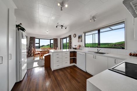 Photo of property in 1091 Upland Road, Egmont Village, Inglewood, 4386