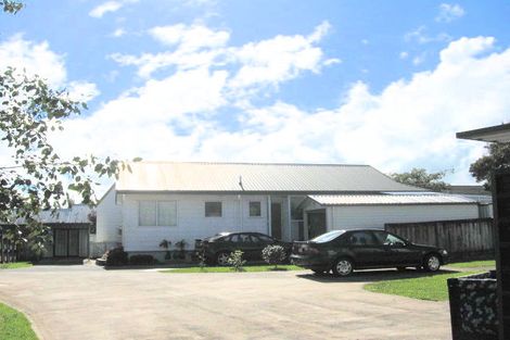 Photo of property in 2/15 De Quincey Terrace, Highland Park, Auckland, 2010